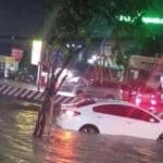Sài Gòn mưa ngập