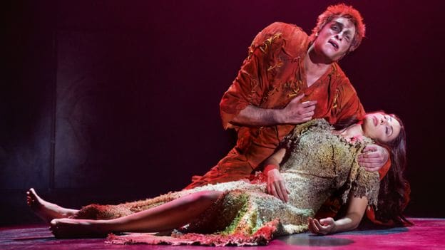 Quasimodo từ tiểu thuyết đến hội chứng tâm lý 4 Quasimodo - nhà thời đức bà paris