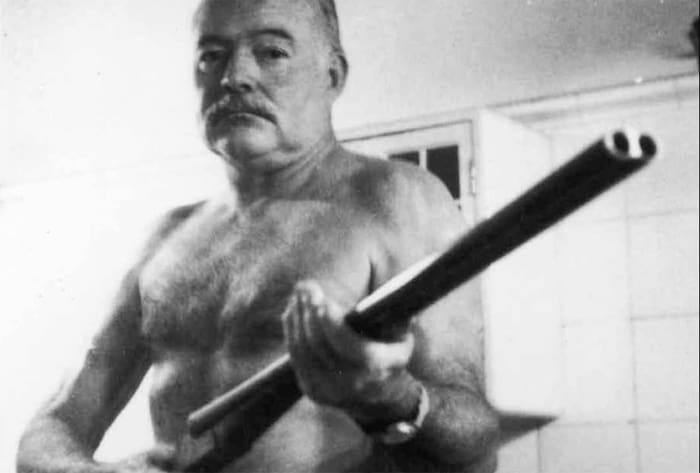Nhà văn Ernest Hemingway : cuộc đời và sự nghiệp 7 Ernest Hemingway tự sát